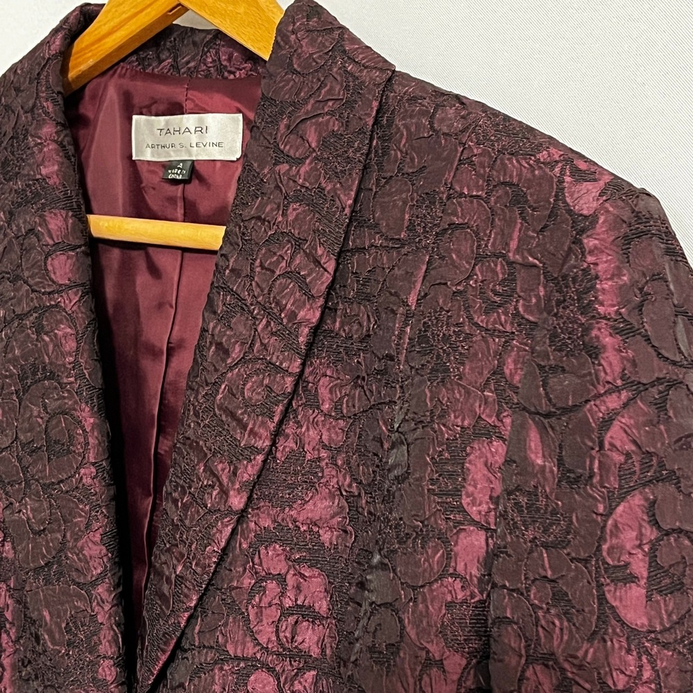 Tahari Blazer Womens 12 Burgundy Floral Jacquard 3-Button Tailored Career 1707 - Picture 10 of 14